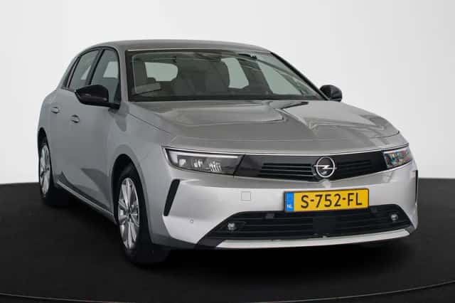 Opel Astra (2023) thumbnail 2