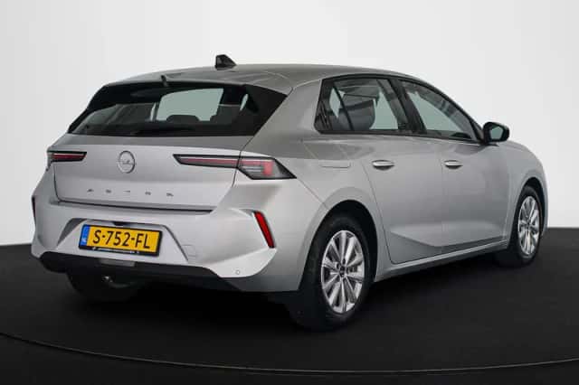 Opel Astra (2023) thumbnail 3