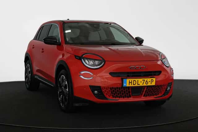 Fiat 600e (2025) thumbnail 2