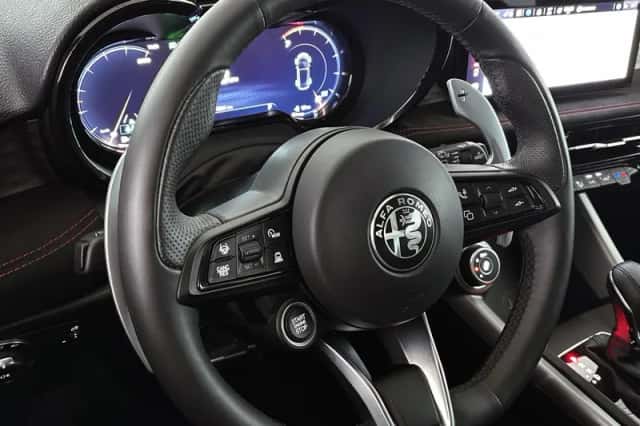 Alfa Romeo Tonale (2023) thumbnail 12