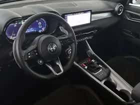 Alfa Romeo Tonale (2023) thumbnail 5