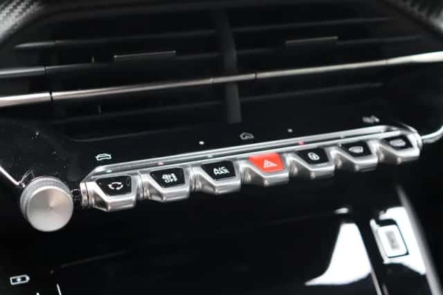 Peugeot 208 (2025) thumbnail 12