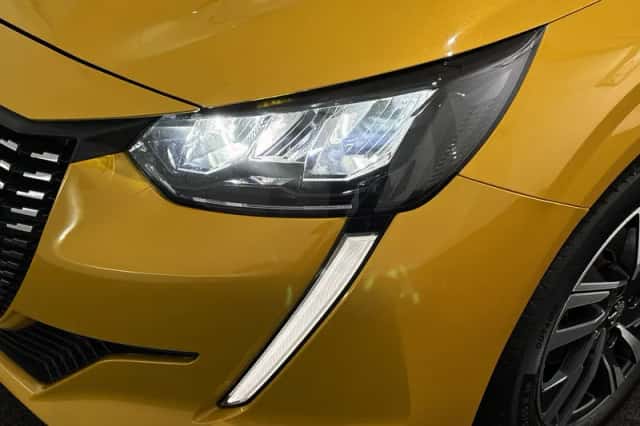 Peugeot 208 (2022) thumbnail 18
