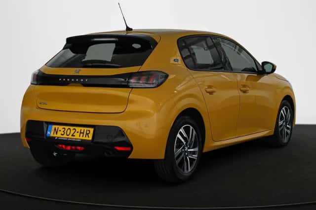 Peugeot 208 (2022) thumbnail 3