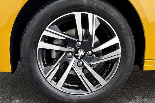 Peugeot 208 (2022) thumbnail 21