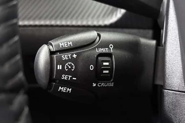 Peugeot 208 (2022) thumbnail 26