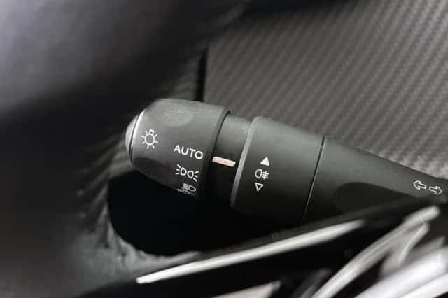 Peugeot 208 (2022) thumbnail 34
