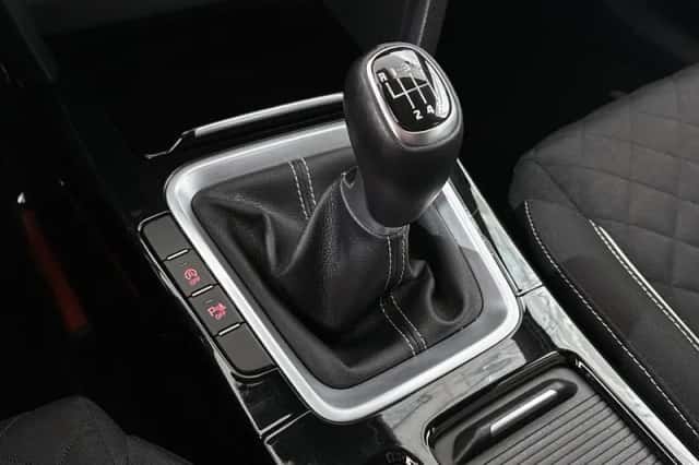 Kia Proceed (2021) thumbnail 24