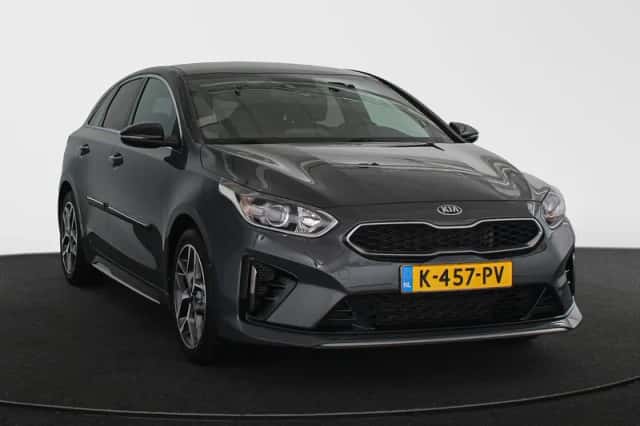 Kia Proceed (2021) thumbnail 2