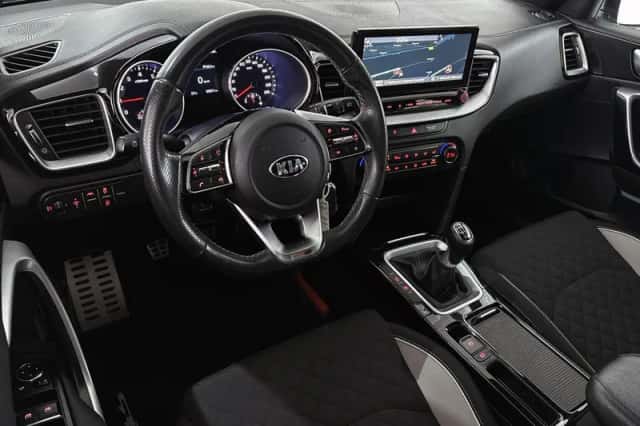 Kia Proceed (2021) thumbnail 5