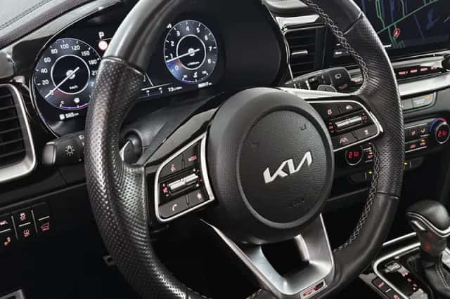 Kia Proceed (2023) thumbnail 12