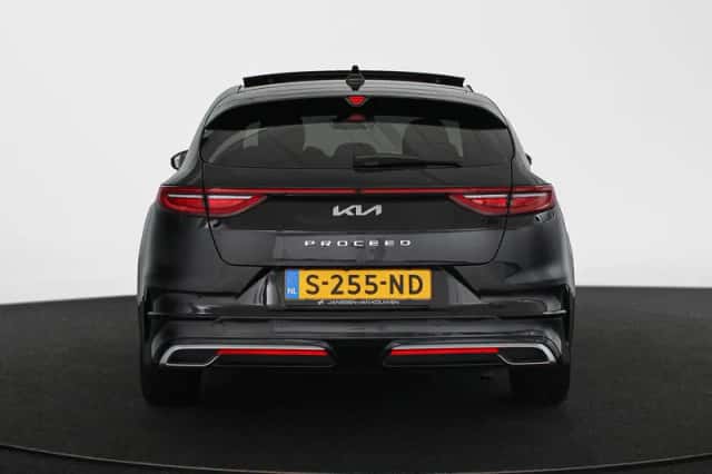 Kia Proceed (2023) thumbnail 15