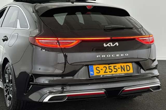 Kia Proceed (2023) thumbnail 22