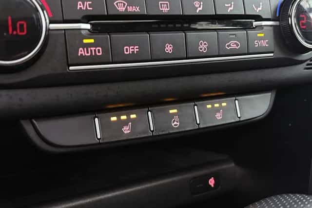 Kia Proceed (2023) thumbnail 24