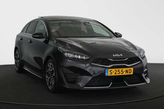 Kia Proceed (2023) thumbnail 2
