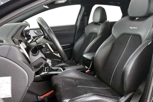 Kia Proceed (2023) thumbnail 6