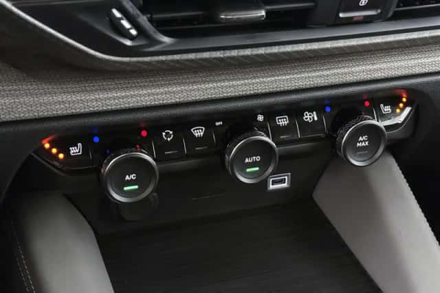 Citroën C5 X (2023) thumbnail 38