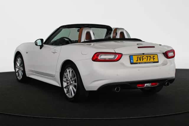 Fiat 124 Spider (2018) thumbnail 4