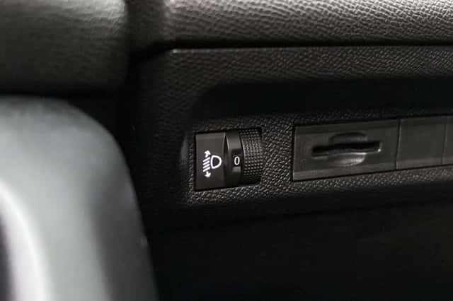 Peugeot 308 (2024) thumbnail 23