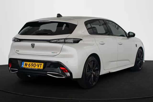 Peugeot 308 (2022) thumbnail 3