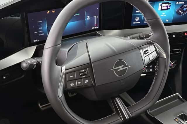 Opel Mokka-e (2025) thumbnail 8