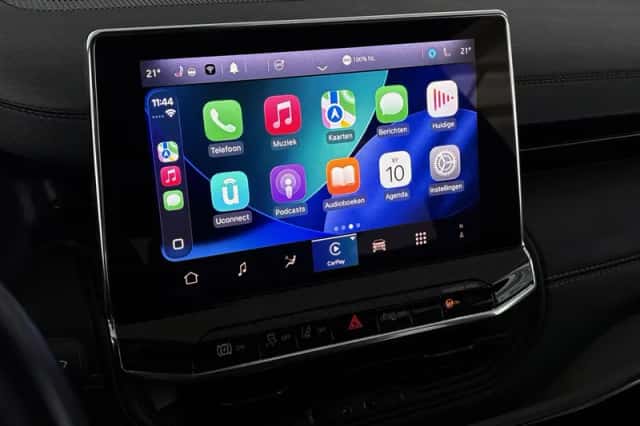 Jeep Compass (2023) thumbnail 16