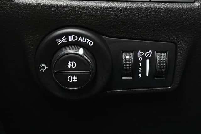 Jeep Compass (2023) thumbnail 18