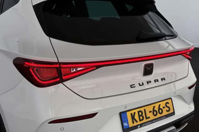 CUPRA Leon (2022) thumbnail 21
