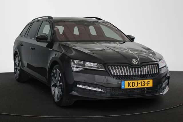 Škoda Superb (2022) thumbnail 2