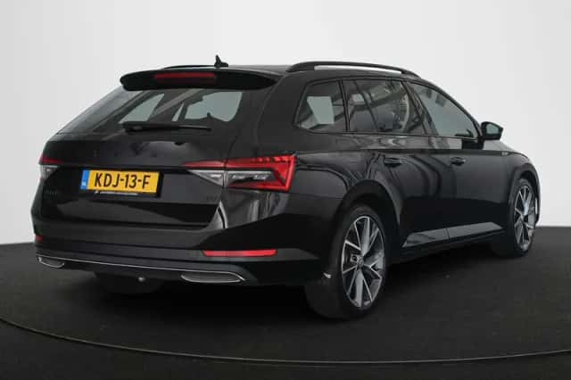 Škoda Superb (2022) thumbnail 3