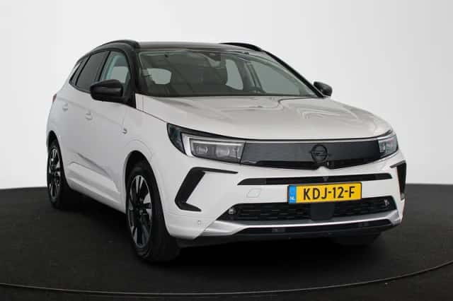 Opel Grandland (2022) thumbnail 2