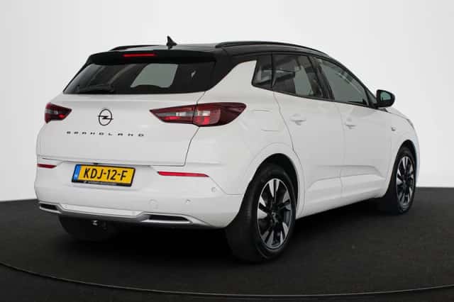 Opel Grandland (2022) thumbnail 3