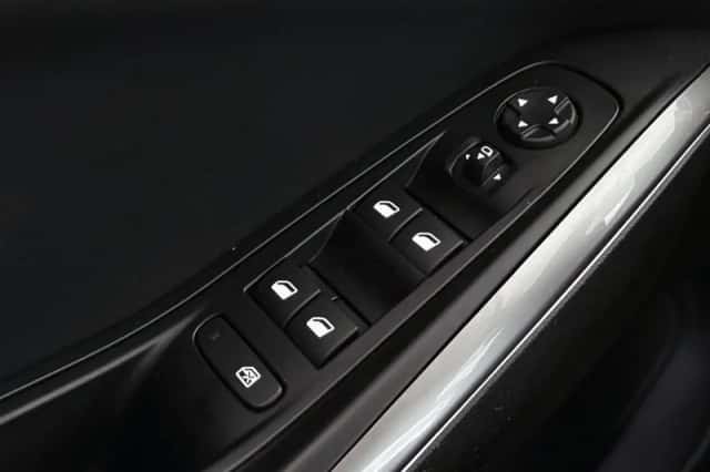 Opel Grandland (2022) thumbnail 35
