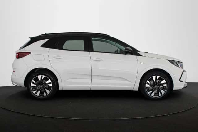 Opel Grandland (2022) thumbnail 37
