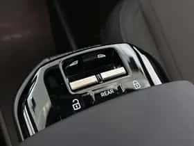 Volvo EX30 (2024) thumbnail 30