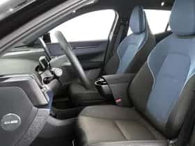 Volvo EX30 (2024) thumbnail 6
