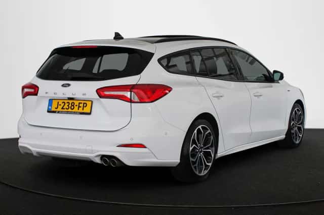 Ford Focus (2020) thumbnail 3