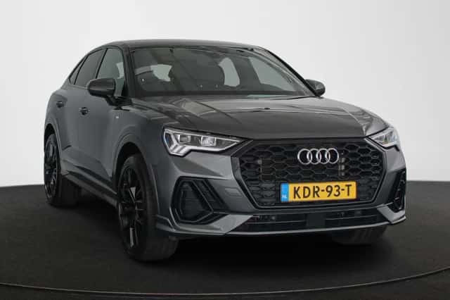 Audi Q3 (2022) thumbnail 2