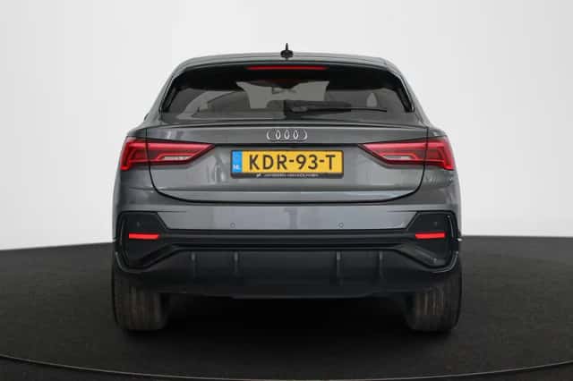 Audi Q3 (2022) thumbnail 15