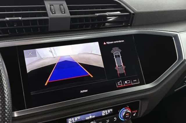 Audi Q3 (2022) thumbnail 16