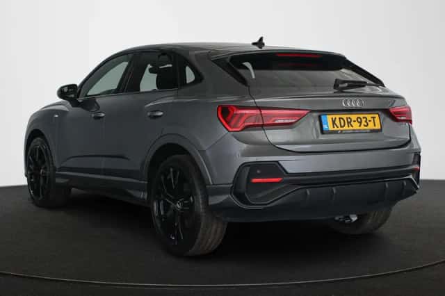 Audi Q3 (2022) thumbnail 4