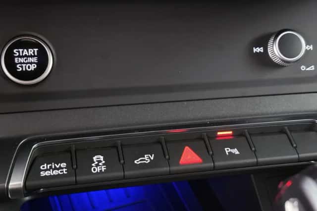 Audi Q3 (2022) thumbnail 38