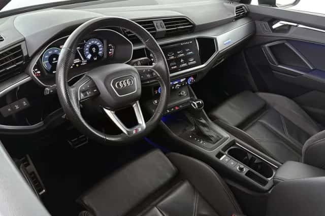 Audi Q3 (2022) thumbnail 5