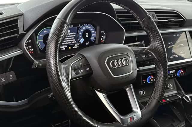 Audi Q3 (2022) thumbnail 8