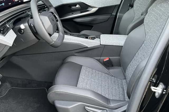 Peugeot 3008 (2025) thumbnail 7