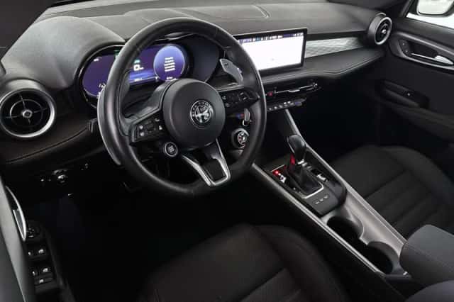 Alfa Romeo Tonale (2024) thumbnail 5