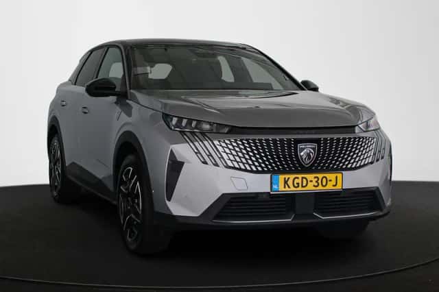 Peugeot 3008 (2025) thumbnail 2