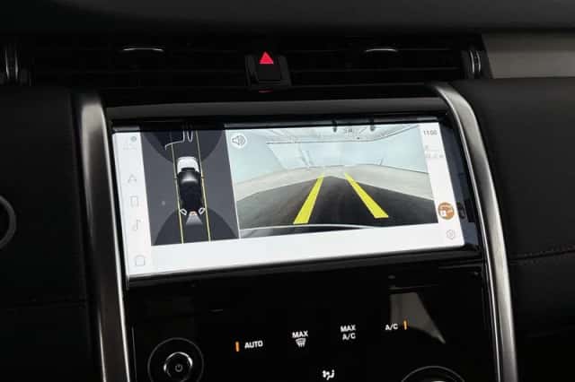 Land Rover Discovery Sport (2021) thumbnail 16