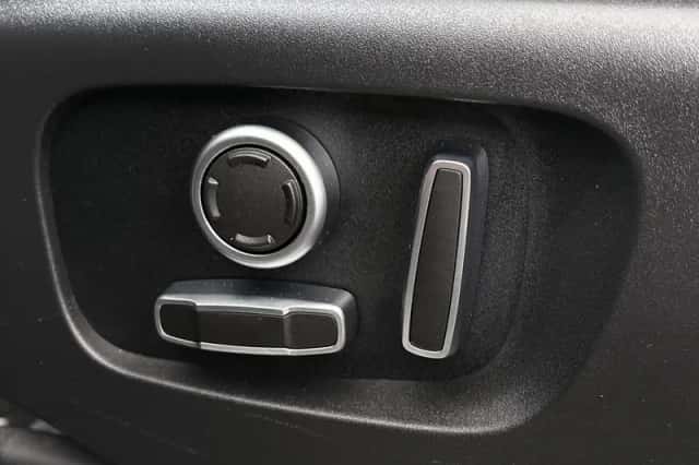 Land Rover Discovery Sport (2021) thumbnail 18