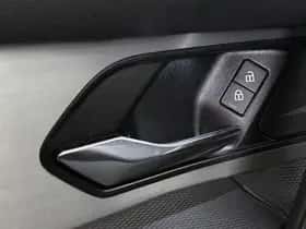 Land Rover Discovery Sport (2021) thumbnail 36